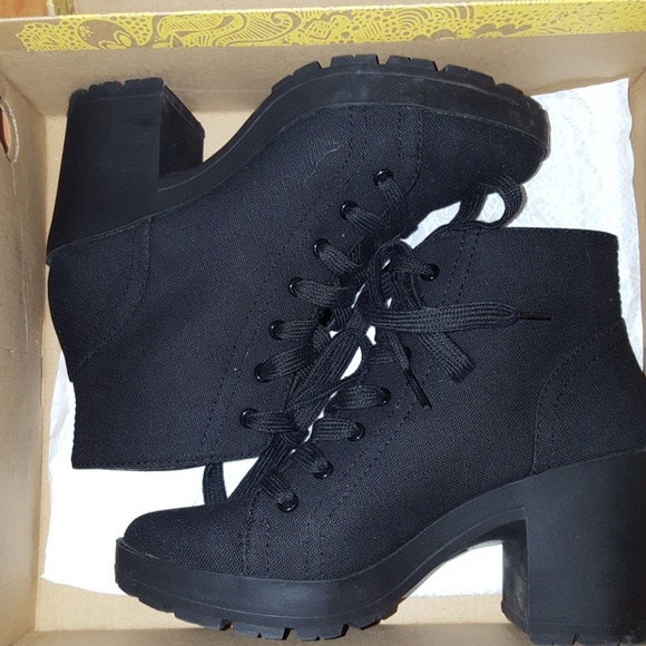 black lace up booties no heel